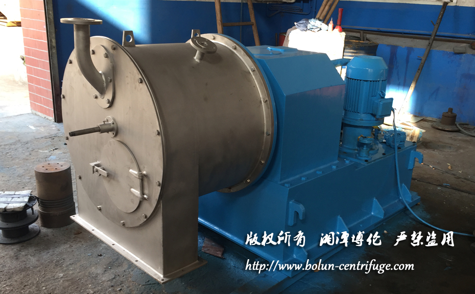 HR400-N型臥式雙級(jí)活塞推料離心機(jī)