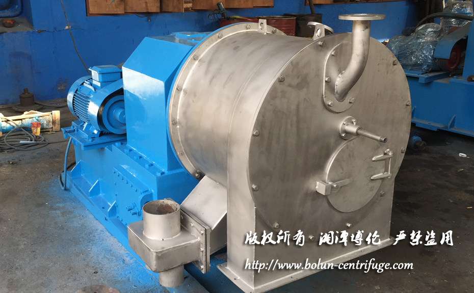 HR400-N型臥式雙級(jí)活塞推料離心機(jī)